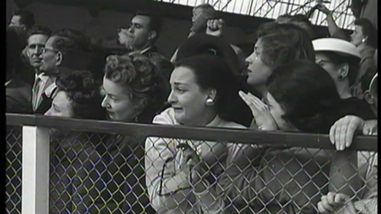 EF100 - Hungarian Olympic Team In Sad Farewell 1956