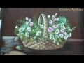 Pintar cesta de mimbre con flores . Paint wicker basket with flowers