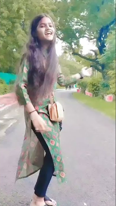 ye dil tere liye hi machalta hai. tumse milne ko dil karta hai jabse tumse suru ye kahani hue