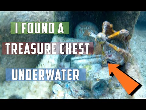 finding a treasure chest snorkeling in the bahamas youtube