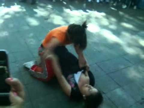 instituto Washington peleas de mujeres en puebla rockster reportero golpead...