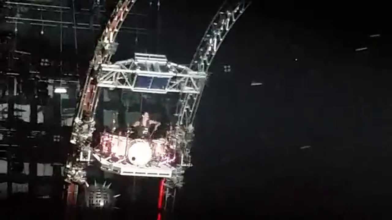 Mötley Crüe - Tommy Lee Drum Solo (Japan Kobe 2015/2/11) - YouTube