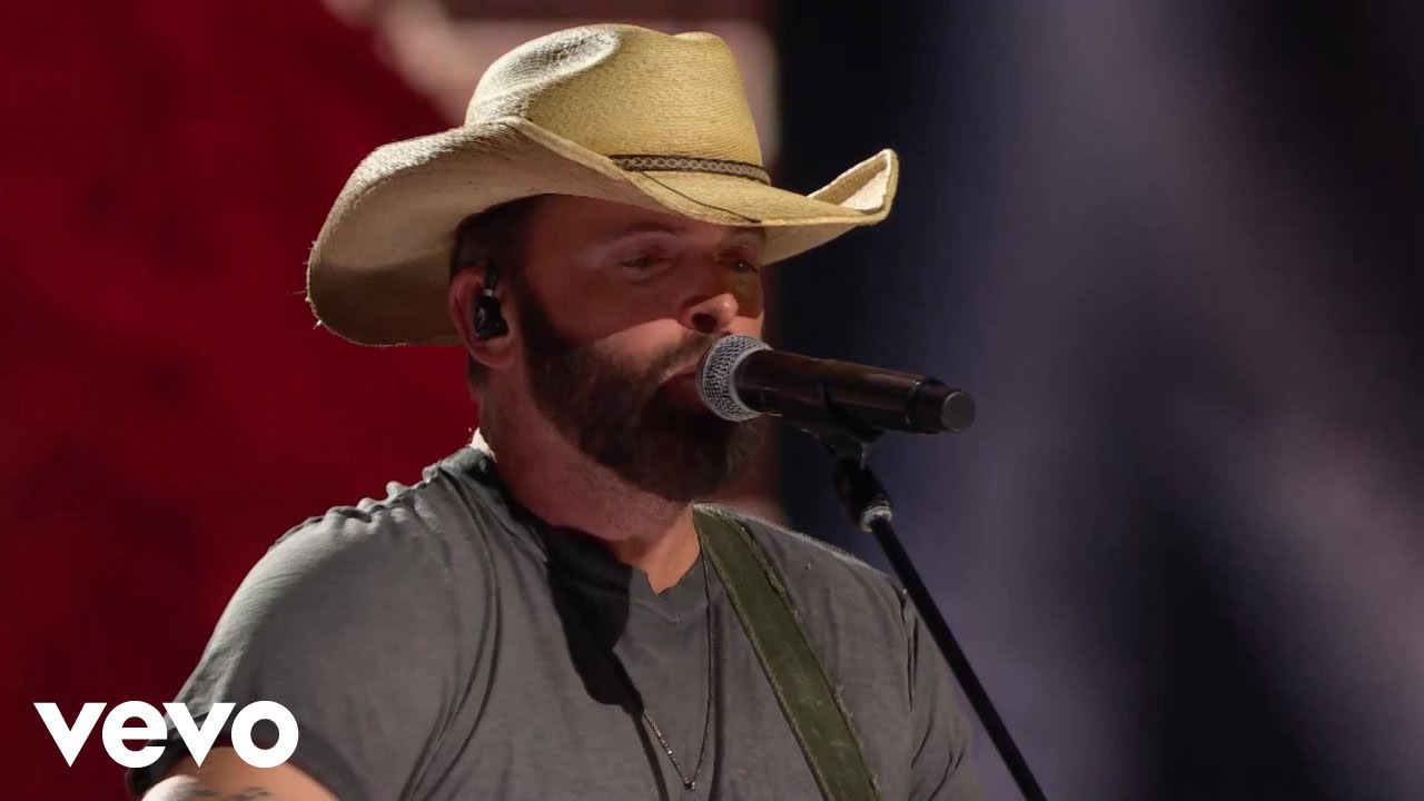 Dean Brody - Northern Anthem / Right Round Here (Live at the 2023 CCMAs) 