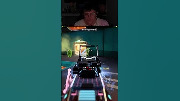 Bro brought a bat to a gunfight! #apex #apexlegends #apexlegendsclips #gamer #gaming #wildcard