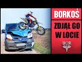 Motoambulans - Crossem skakał przez ulicę. W locie potrącił go dostawczak!