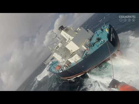 Resgate de um tripulante do navio "MINERVA GLORIA"