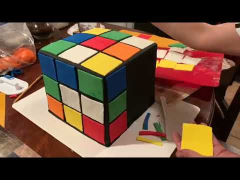 Vídeo: Como Fazer Um Cubo De Rubik Comestível