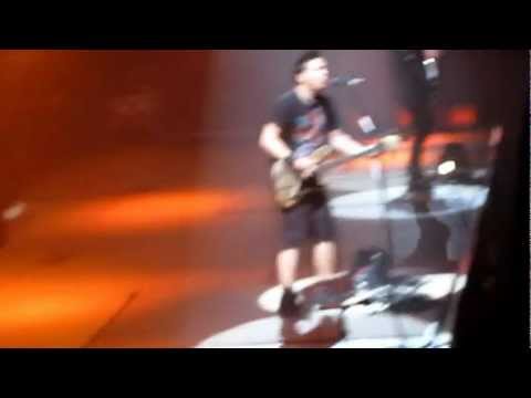 Blink 182 - Wannabe + Fuck A Dog + All The Small Things (live @ forum di Assago, MI, 3-7-2012)