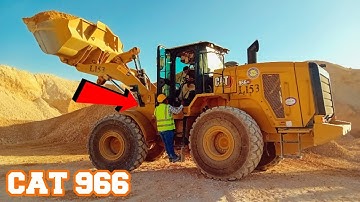 cat966 Wheel Loader Loading Agrigade in Dump Truck