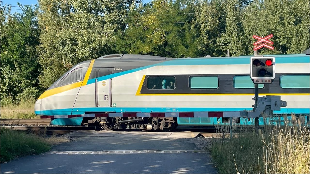 LIVESTREAM #56: Železniční přejezd Chvaletice #2 - 21.9.2025 / Czech railroad crossing