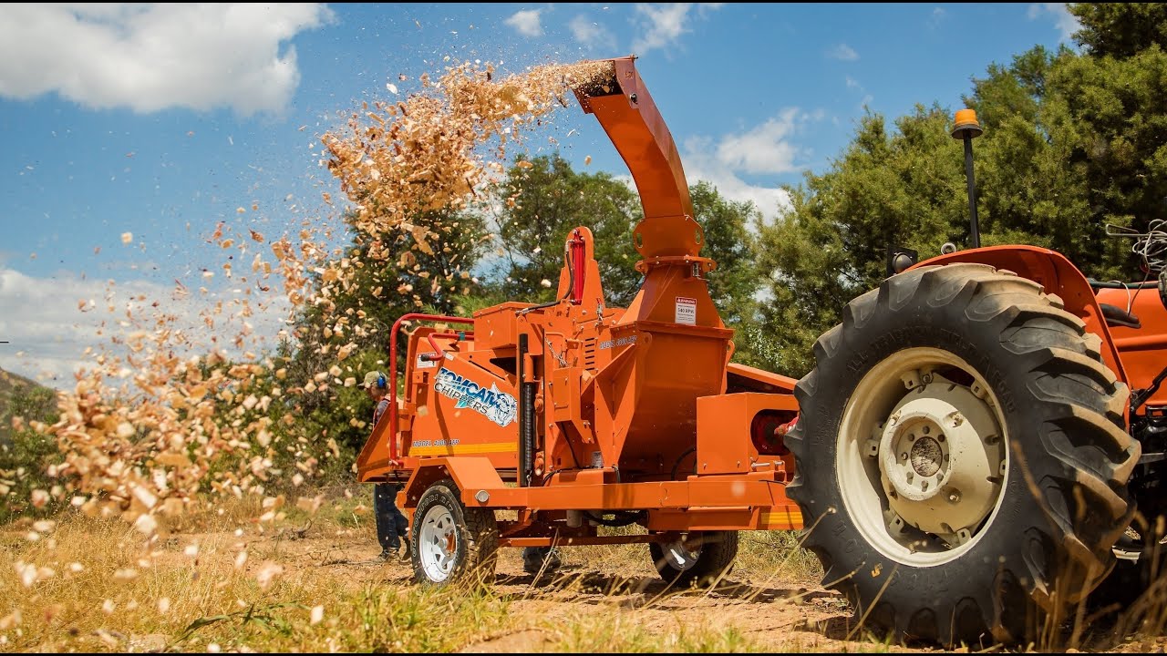 TOMCAT Model 4300 AFP 300mm 12 inch Trailerized PTO Wood Chipper product overview