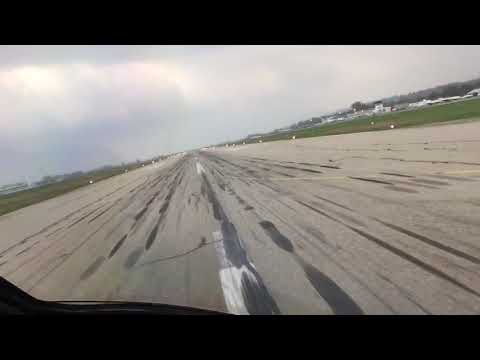 Learjet 75 takeoff