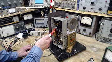 Mohawk Model 1240 Five Tube Radio Video #9 - Chassis Capacitor & Finale