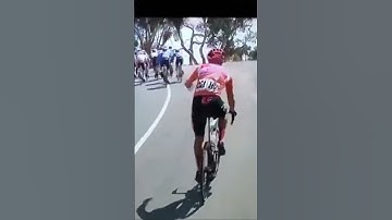Bettiol cramping and rages in tour down under.#shorts #shortsfeed  #rage #cycling#bettiol #cramp