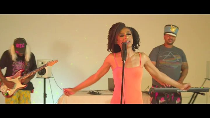 Shellie Sweets - Telepathy (Live Performance) with...