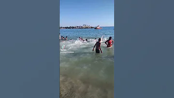 بدها قعده عالبحر 