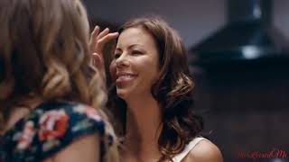 Lesbian Kissing 27