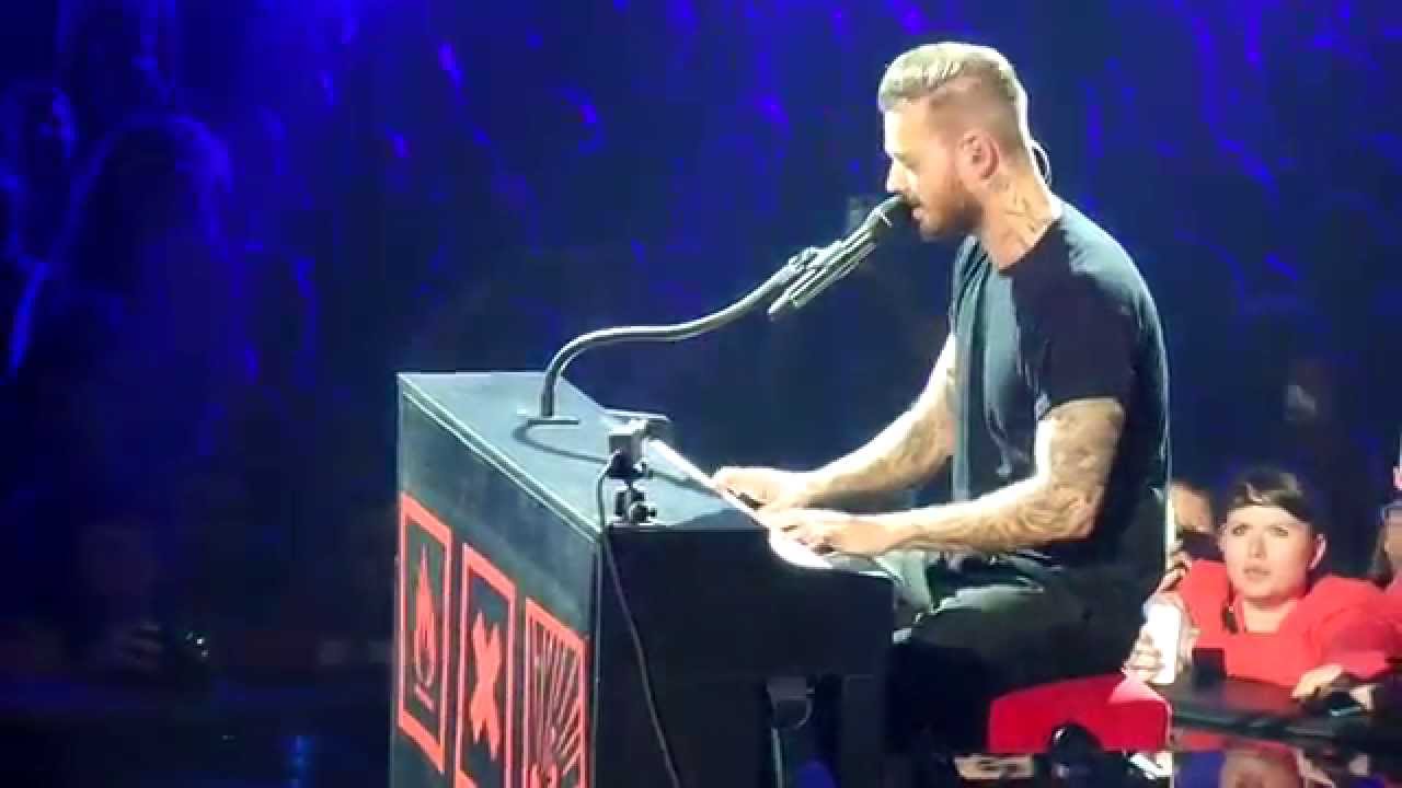 Matt Pokora - Ovation du Zénith de Lille + A nous (17 avril 2015)