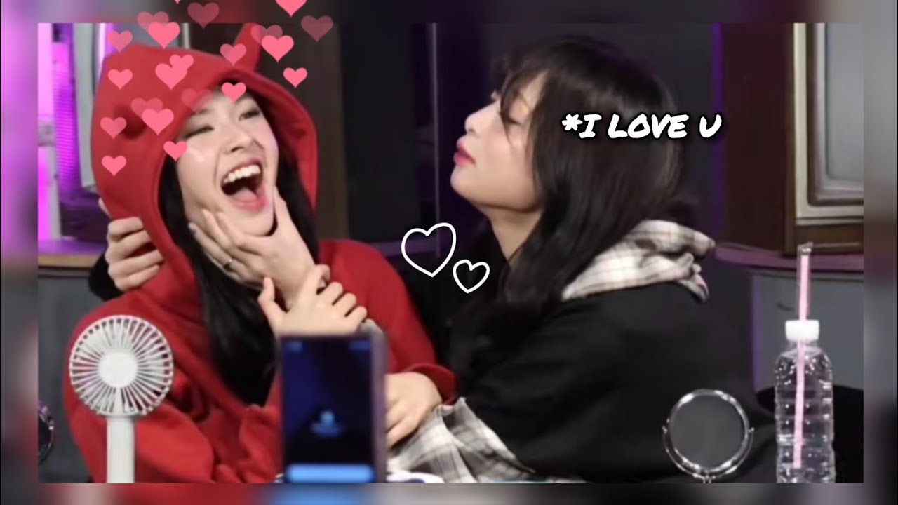 Chiyeon cute moment 😘💞💕