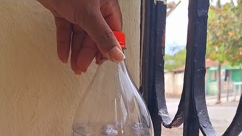 Coloque una botella de agua a la entrada de su casa y lo que sucederá a continuación....