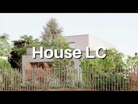 Video: Noua casă în culori neutre cu vedere panoramică asupra Alpilor de către Gogl Architekten