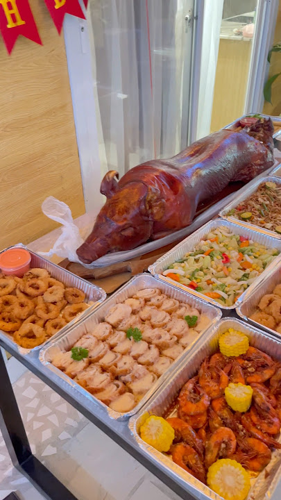 Pinoy food with Lechon! #food #pinoy #pinoyfood #shorts #trending #viral