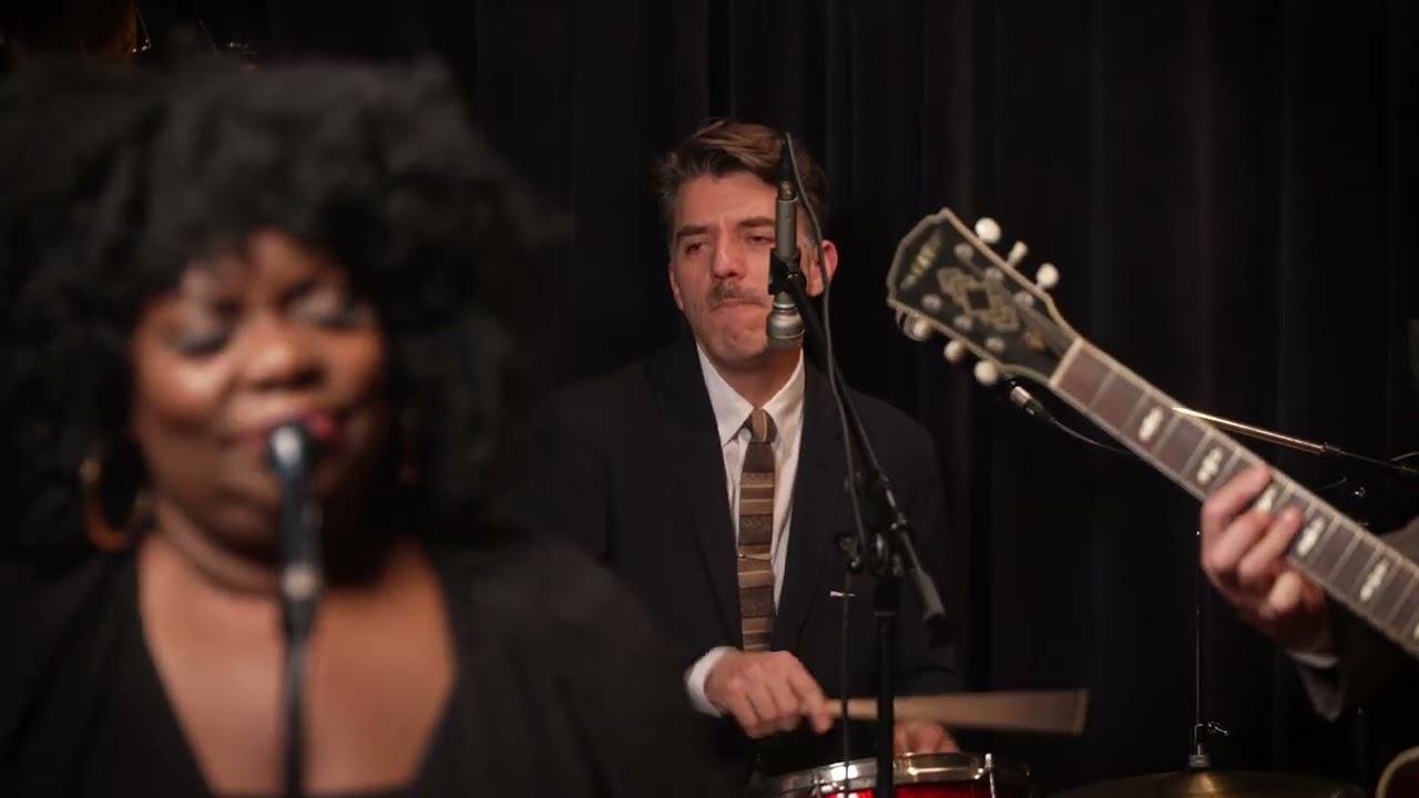 Michelle David & The True-tones - Running (Live)