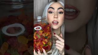 Casi me rompo un diente con estas gomitas viejas😳 #maquillaje