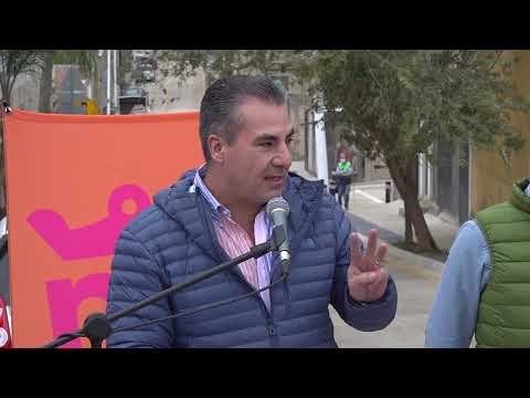 Frangie entrega calles pavimentadas en Lomas del Centinela