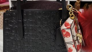 What's In My Coach Charlie Carryall❤️🖤