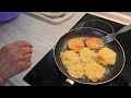 Мама готовит мне покушать.
