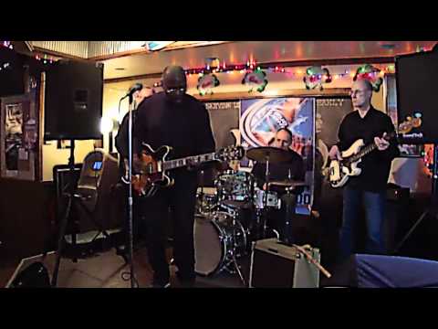 Eddie C. Cambell - Hey, The Blues Is All Right (Vocal) - 3/12/11 JT's Porch Lombard, IL. HD