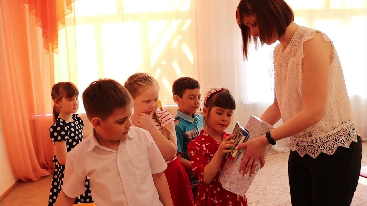 Воспитатель детского сада. Воспитатель в детском саду воронеж. Воспитатель. Детский сад 8 киров. Воспитатель в детском саду воронеж.