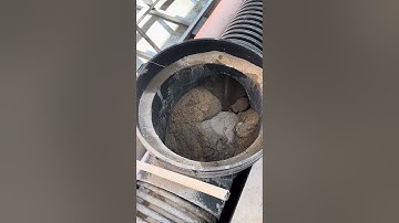A good tool for plumbers, a high-pressure sewer cleaning machine. High pressure cleaning pipeline