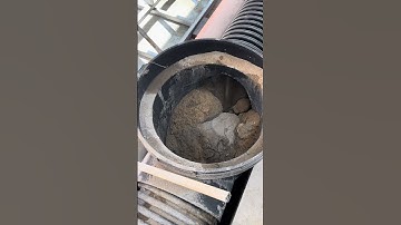 A good tool for plumbers, a high-pressure sewer cleaning machine. High pressure cleaning pipeline