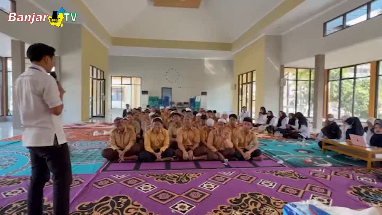 CETAK GENERASI TAAT HUKUM LBH BN GELAR PENYULUHAN DI PONPES DARUL ILMI