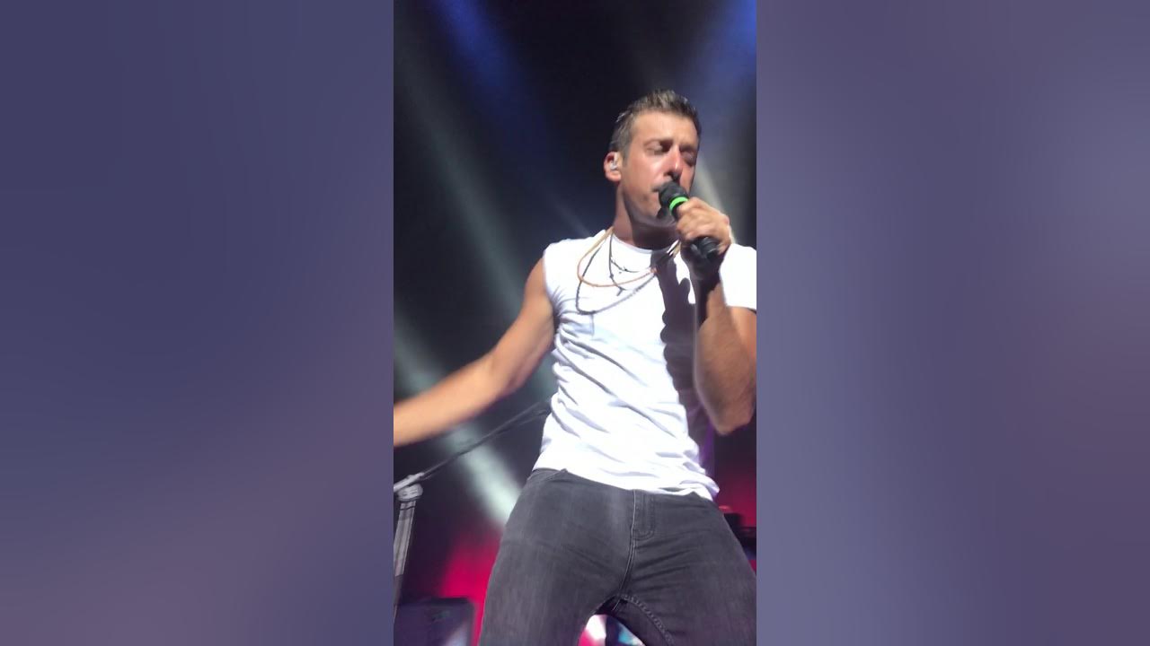 Francesco Gabbani Pachidermi e pappagalli Sanremo 07.09.17 YouTube Francesco Gabbani Pachidermi e pappagalli Sanremo 07.09.17 YouTube