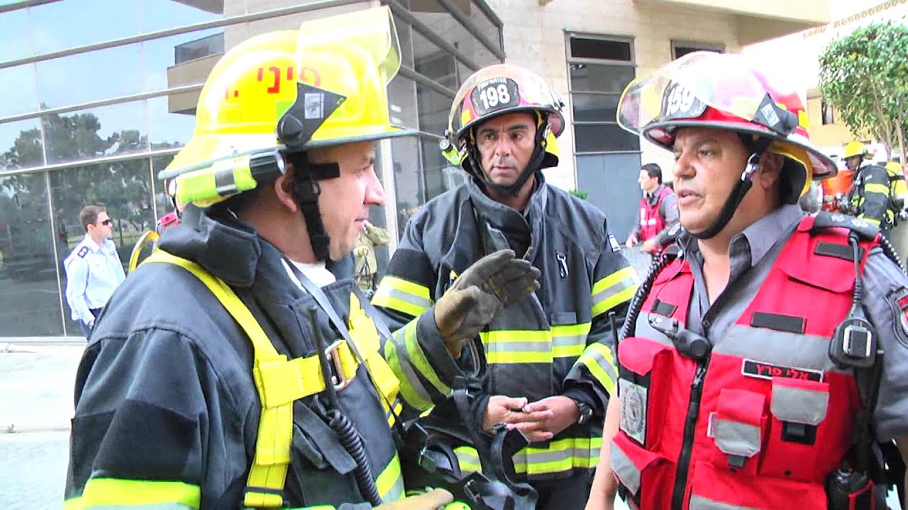 תרגיל כיבוי אש וחילוץ לכודים בבניין רב קומות בבאר שבע