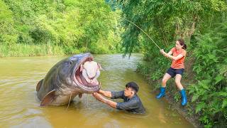 FISHING WITH A TURKEY | Harvesting Giant Catfish Using Turkey as Lure & Go to Market Sell