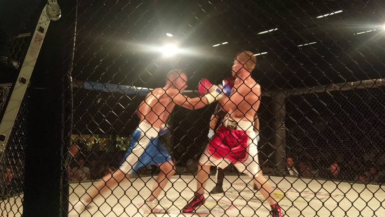 Danny Field vs Wayne Carrick title fight