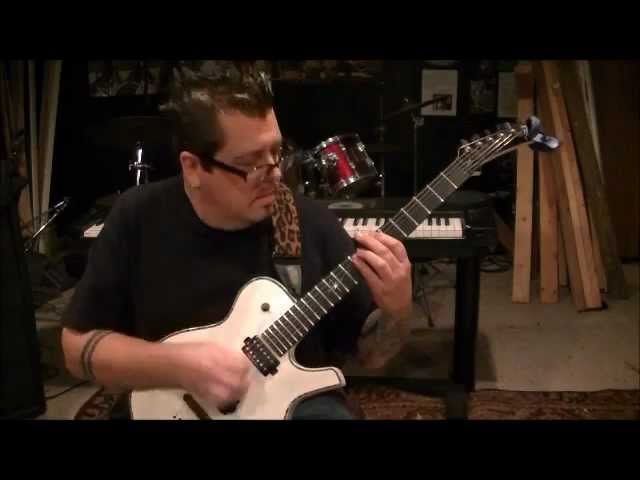 How to play MAKE ME WANNA DIE by THE PRETTY RECKLESS - Guitar Lesson by Mike Gross - Tutorial