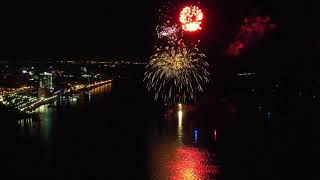 ПРАЗДНИЧНЫЙ САЛЮТ 9 МАЯ 2021 г. в г. САМАРА ОКОЛО ЛАДЬИ/FESTIVE SALUTE ON MAY 9, in SAMARA/RUSSIA