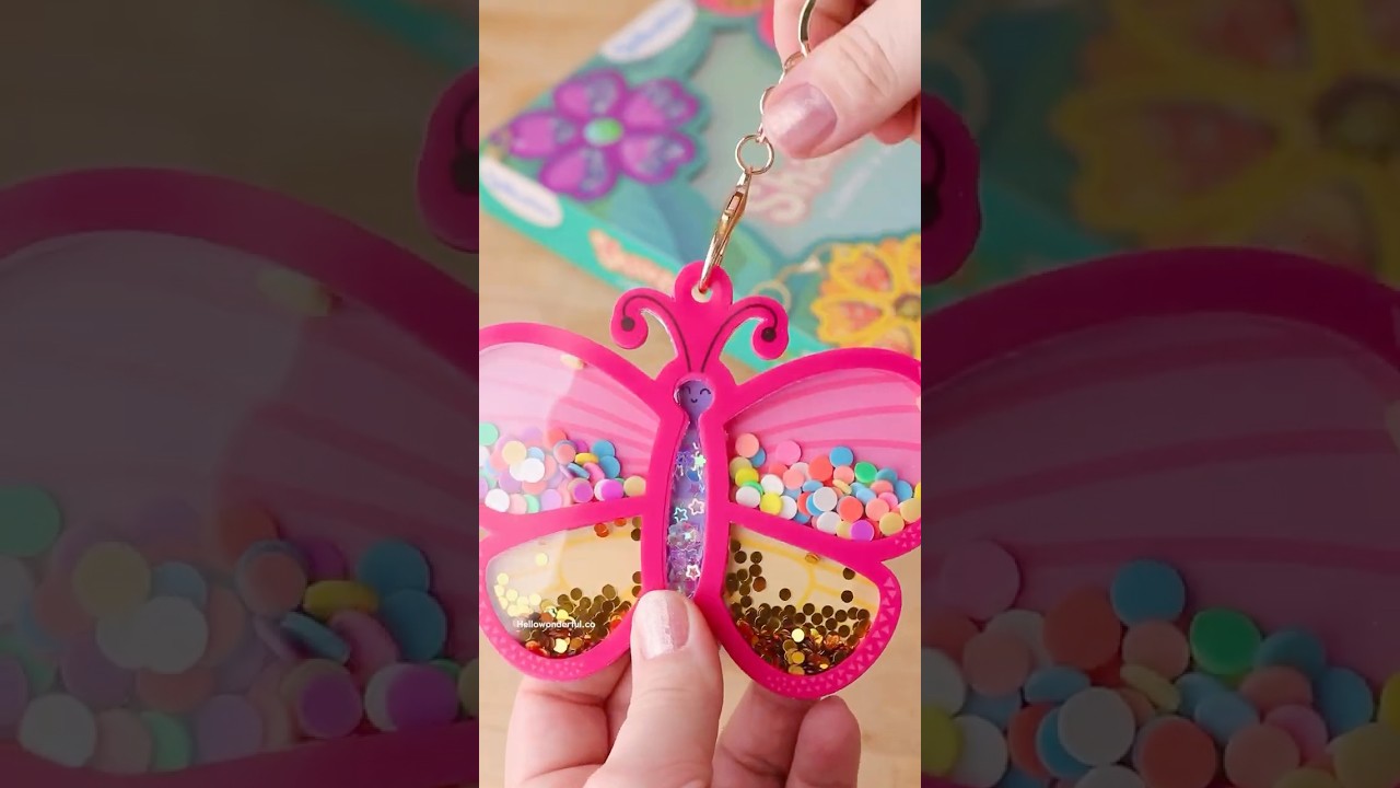Obsessed with with these sensory glittery fun Skillmatics shake-its keychains! ✨💗 #kidscrafts