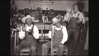 The McIntosh County Shouters - Wade the Water To My Knees