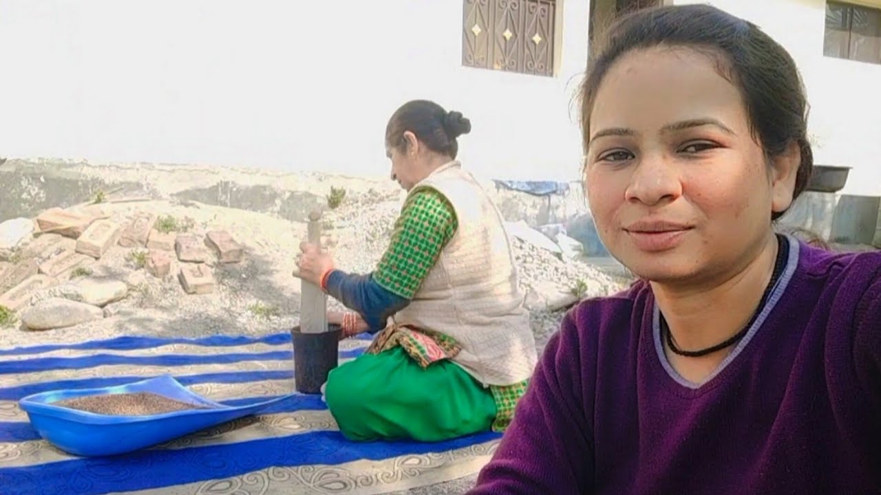 ऐसे करते है मंडुआ साफ 😊😊||@sarabisht3452