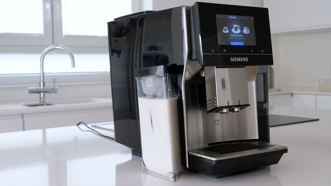 Siemens EQ.700 Kaffeevollautomat – Milchsystem reinigen und autoMilk Clean  - YouTube