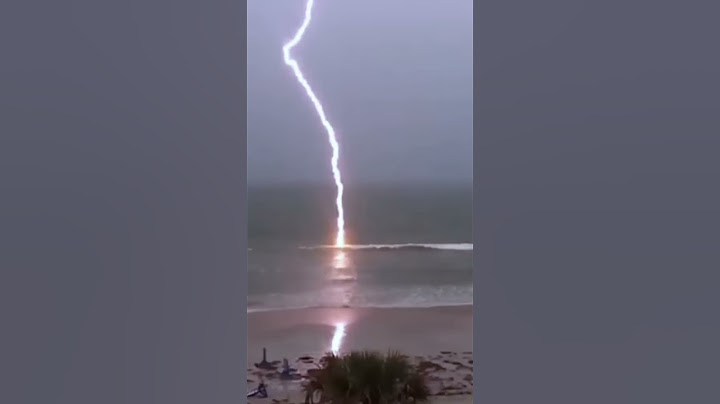 PENAMPAKAN PETIR YANG SANGAT MENGERIKAN ⛈️⚡#shortsfeed #shorts