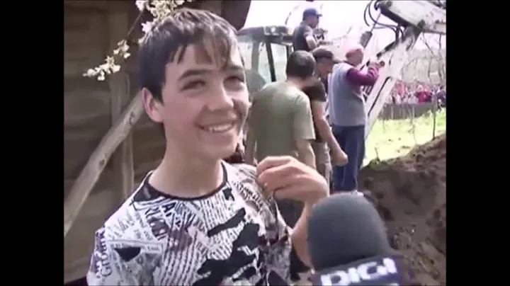 Young Romanian saves child in sewer 2013