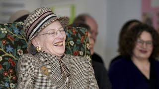 Dronning Margrethe kluklo under børnehavebesøg