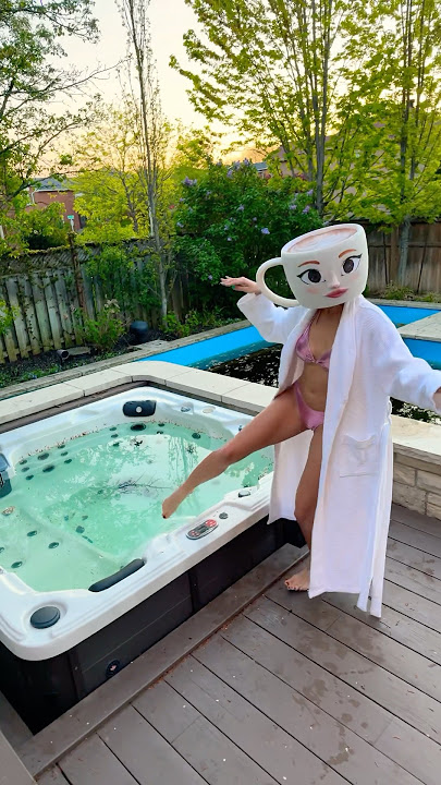 I CAUGHT BALLERINA CAPPUCCINA IN THE HOT TUB ☕️